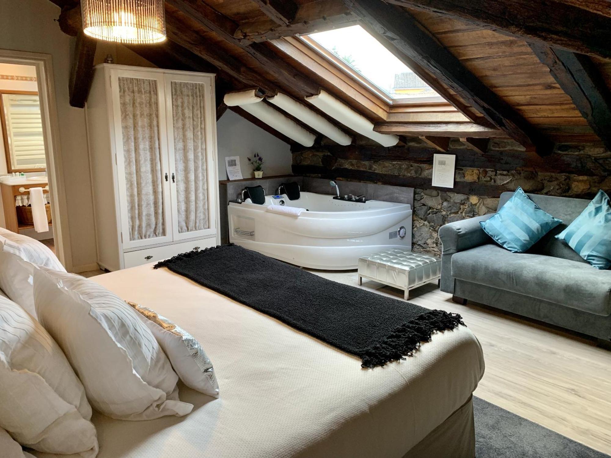 Akla Hotel Palacio Torre De Ruesga Calseca Екстериор снимка