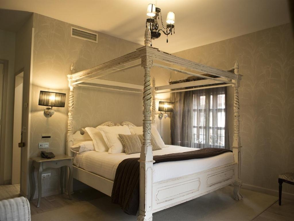 Akla Hotel Palacio Torre De Ruesga Calseca Екстериор снимка